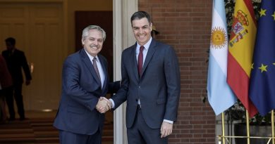 El Presidente se encuentra reunido con Pedro Sánchez
