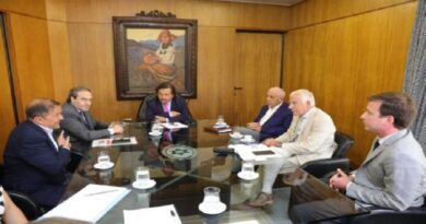 El Gobernador arbitrará los mecanismos para garantizar la circulación ante los cortes de ruta El Gobernador arbitrará los mecanismos para garantizar la circulación ante los cortes de ruta