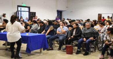 Taller en el CIC: emprendedores crean exhibidores y mobiliario para sus proyectos