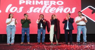 Gustavo Sáenz: “Para mí, es un orgullo y un honor que Flavia Royón y Bernardo Biella nos representen” Gustavo Sáenz: “Para mí, es un orgullo y un honor que Flavia Royón y Bernardo Biella nos representen”