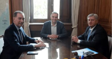 Adorni y Santilli recibieron a Ziliotto, que rechazó apoyar el Presupuesto: ¿Cuáles fueron los reclamos del gobernador?