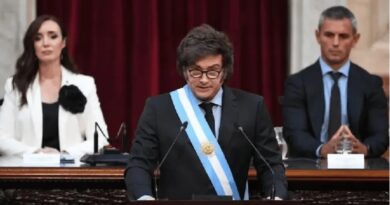 En la Asamblea Legislativa, Javier Milei pronosticó que Cristina Kirchner “va a seguir presa porque es una chorra