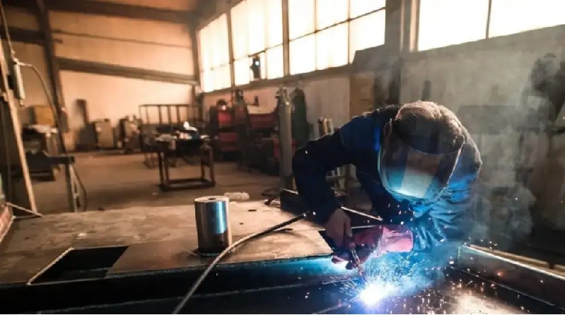 Reforma Laboral: qué pasará con las vacaciones, indemnizaciones, despidos y el banco de horas según el último borrador