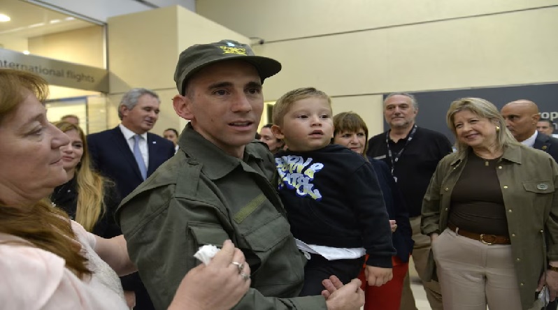 Nahuel Gallo regresó a la Argentina tras 448 días como rehén del régimen de Nicolás Maduro