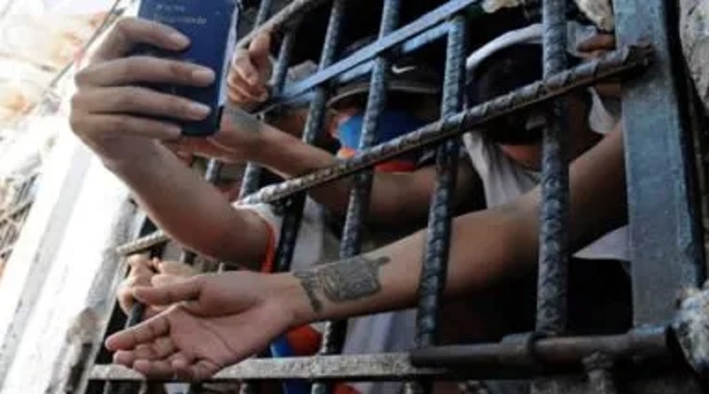 La nueva medida del Gobierno para frenar el uso de celulares en cárceles y evitar estafas y otros delitos