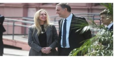 Karina Milei vuelve a blindar a Manuel Adorni con una visita a Vaca Muerta