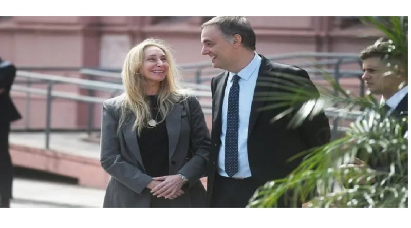 Karina Milei vuelve a blindar a Manuel Adorni con una visita a Vaca Muerta