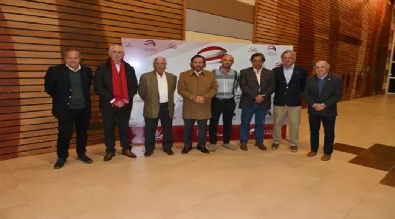 Provinciales. El gobernador Sáenz acompañó  a los productores de caballos peruanos de paso.