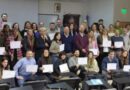 Empleados públicos recibieron certificados tras completar el curso “Laboratorio en IA”