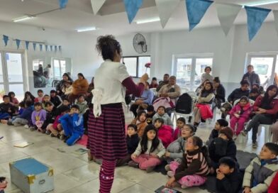 Chicos y grandes disfrutaron de una tarde de teatro y diversión en el CIC de Sta. Cecilia