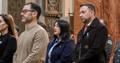 Darío Madile y concejales participaron de los actos oficiales por el 210º aniversario de la Declaración de la Independencia Nacional