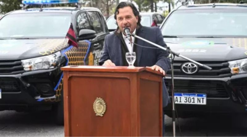 Sáenz entregó 10 nuevos móviles policiales y ya renovó el 60% del parque automotor de la Fuerza