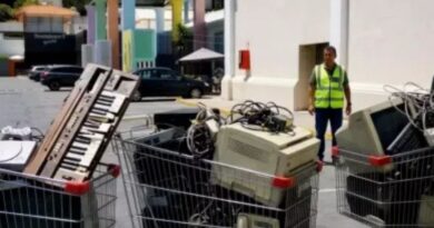 Nuevo operativo de recolección de residuos electrónicos en el shopping Alto NOA