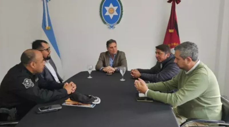 Agenda de trabajo conjunto entre el Ministerio de Seguridad y el municipio de Santa Victoria Oeste