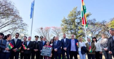Madile participó del acto por el 201º aniversario de la Independencia del Estado Plurinacional de Bolivia