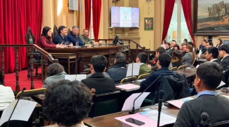 Jóvenes salteños participaron de una jornada de formación legislativa y simulación parlamentaria