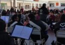 La Banda Municipal acercó su música a los alumnos de la Escuela Fray Luis Beltrán