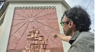 Apacheta, el mural cerámico que rinde homenaje a la arquitectura de Salta
