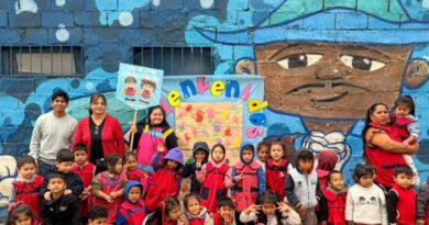 Jardineritos participaron de una plantación en la plaza del barrio Solís Pizarro