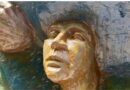 La escultura “El Muro” vuelve a lucirse en la Plazoleta de la Juventud