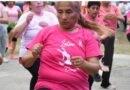 Con ritmo y prendas rosas: más de 300 mujeres concientizaron sobre el cáncer de mama