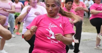 Con ritmo y prendas rosas: más de 300 mujeres concientizaron sobre el cáncer de mama